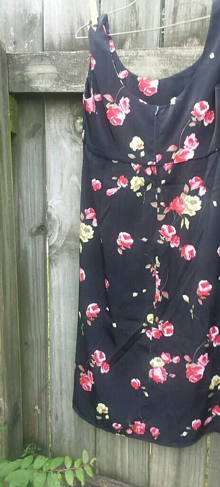 Scoop Neck 🥑Dress Sz Medium - Picture 2 of 3